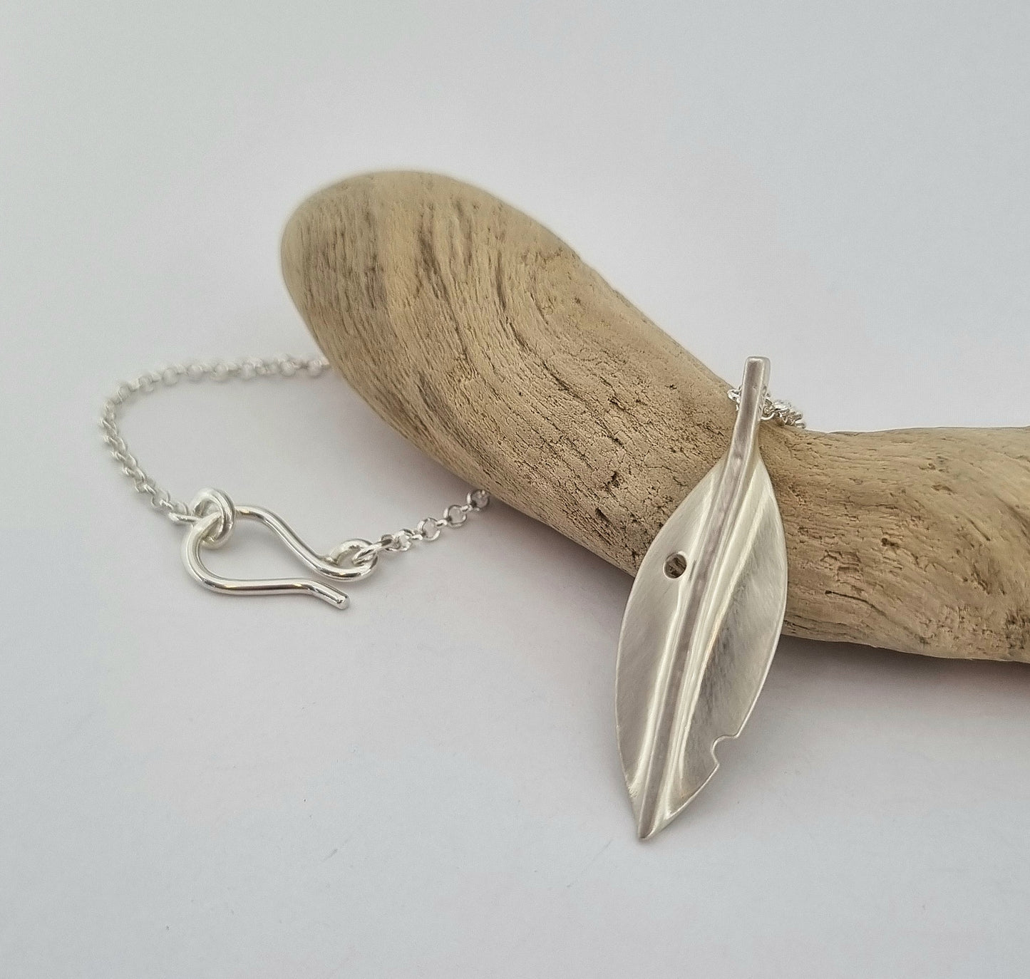 Rātā Leaf Necklace