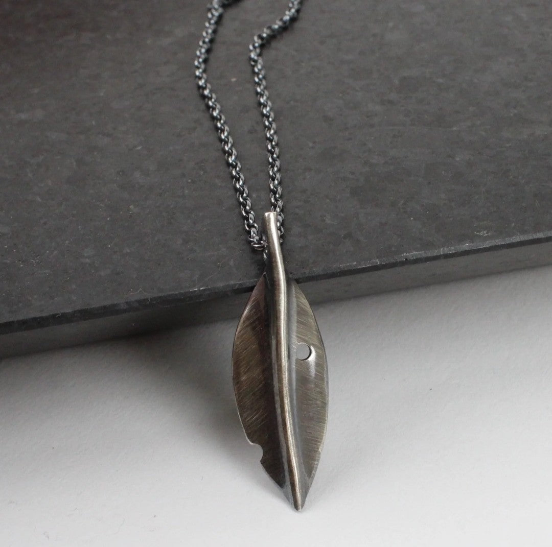 Rātā Leaf Necklace