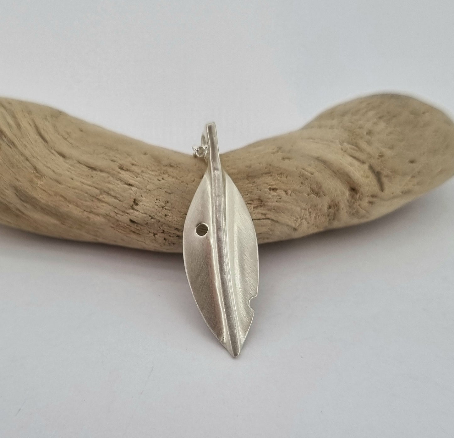 Rātā Leaf Necklace